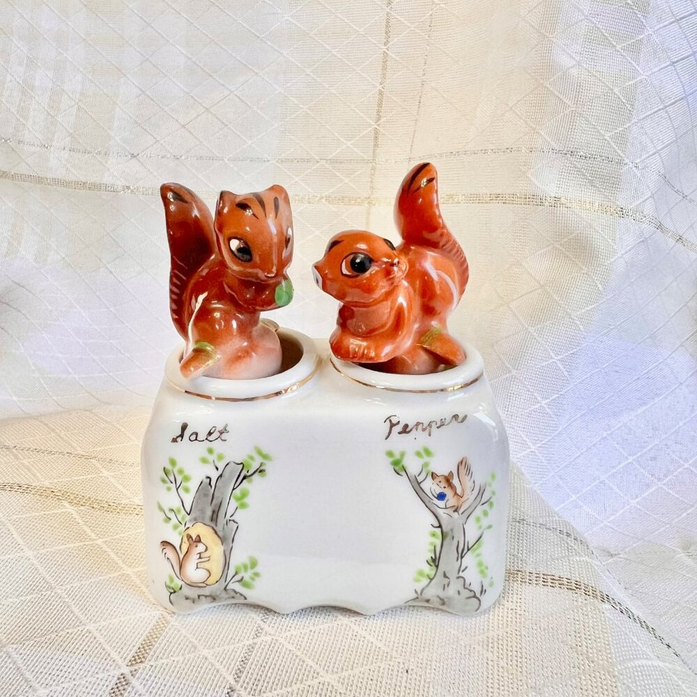 Vtg Rocking Salt & Pepper Shakers, PATENT TT 1950's Chipmunk Squirrel Shakers